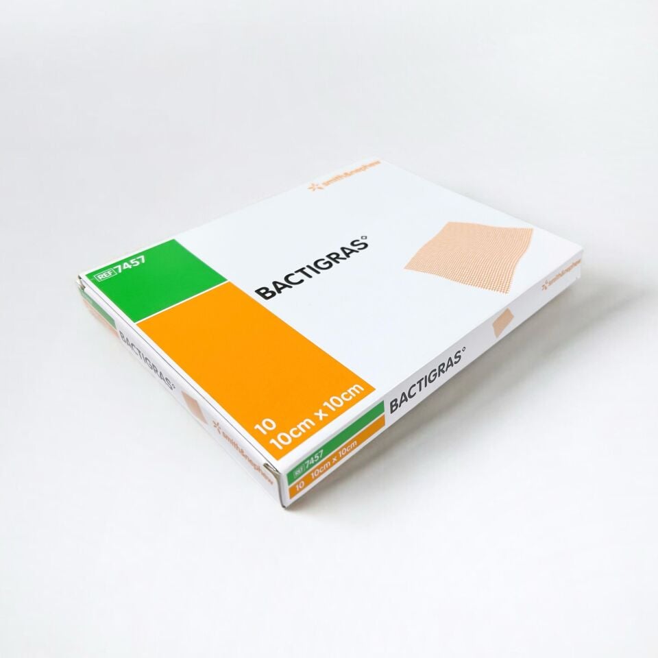 BACTIGRAS Parafinli, Antiseptik Tül Sargı Bezi, Yara ve Yanık Örtüsü, Steril  10cm x 10cm