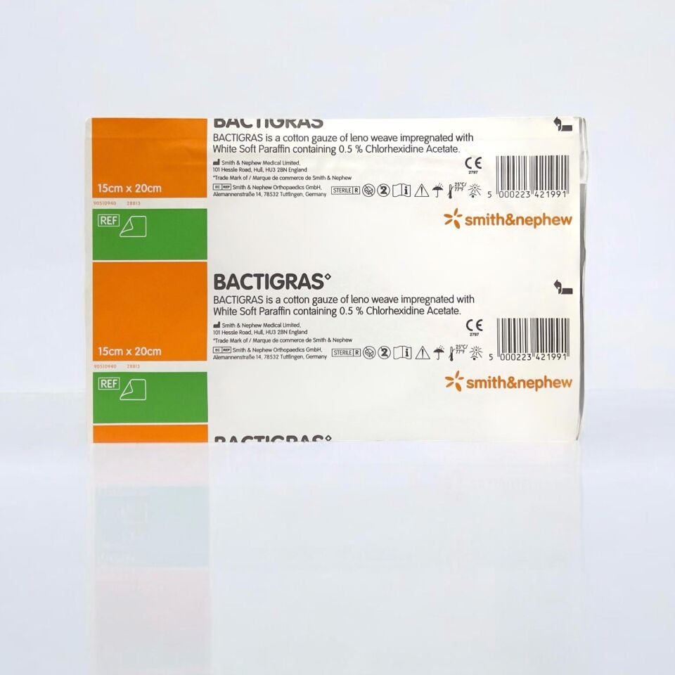 BACTIGRAS Parafinli, Antiseptik Tül Sargı Bezi, Yara ve Yanık Örtüsü, Steril  15cm x 20cm