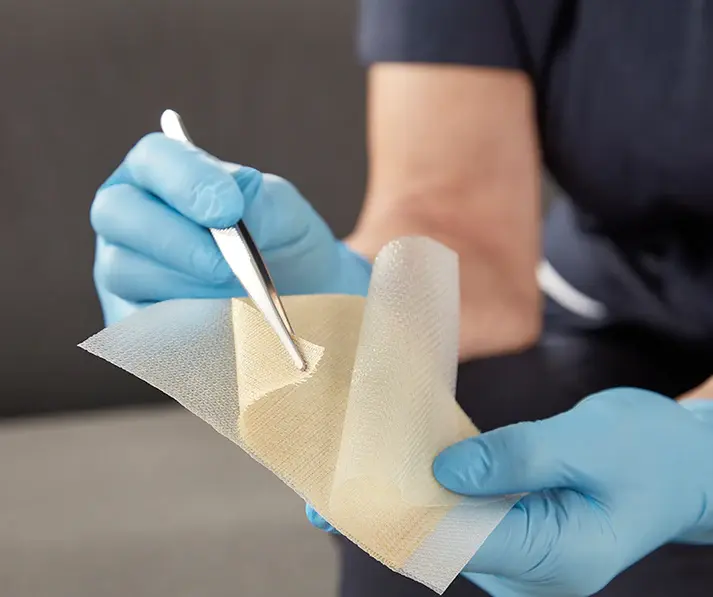 Actilite Manuka Balı ve Yağı İçerikli Antibakteriyel Yapışkansız Yara Örtüsü (20cm x 30cm)-Actilite%99 Manuka balı ve %1 Manuka yağı